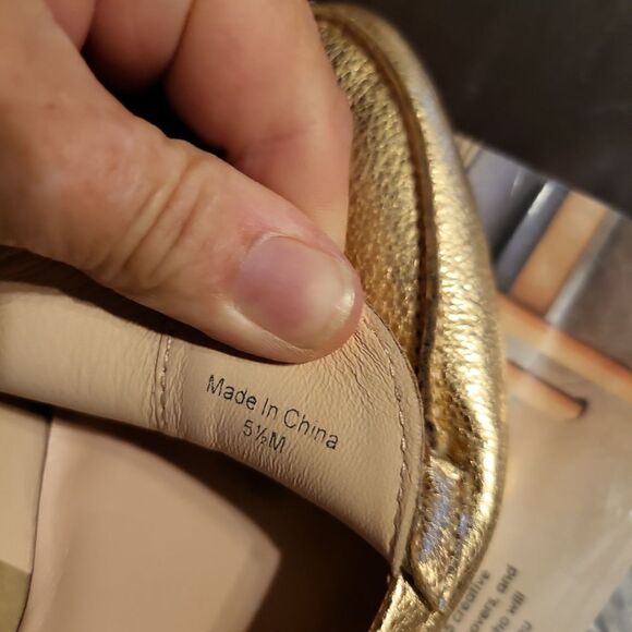 KateSpade size 5 1/2 rose gold loafers leather upper and soles! GUC, send offer - Picture 10 of 10
